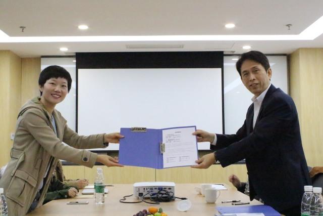 华栖云科技副总裁张亚敏,datavideo董事长林鸿铭和上海洋铭科技总经理