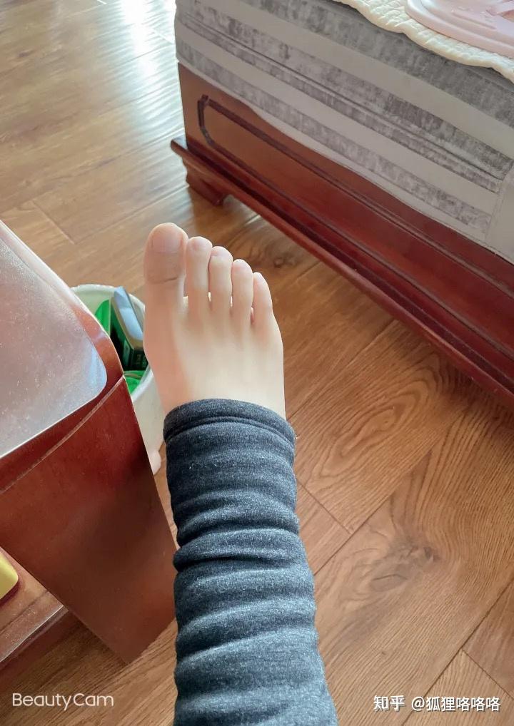女生觉得男生喜欢脚正常吗? - 知乎