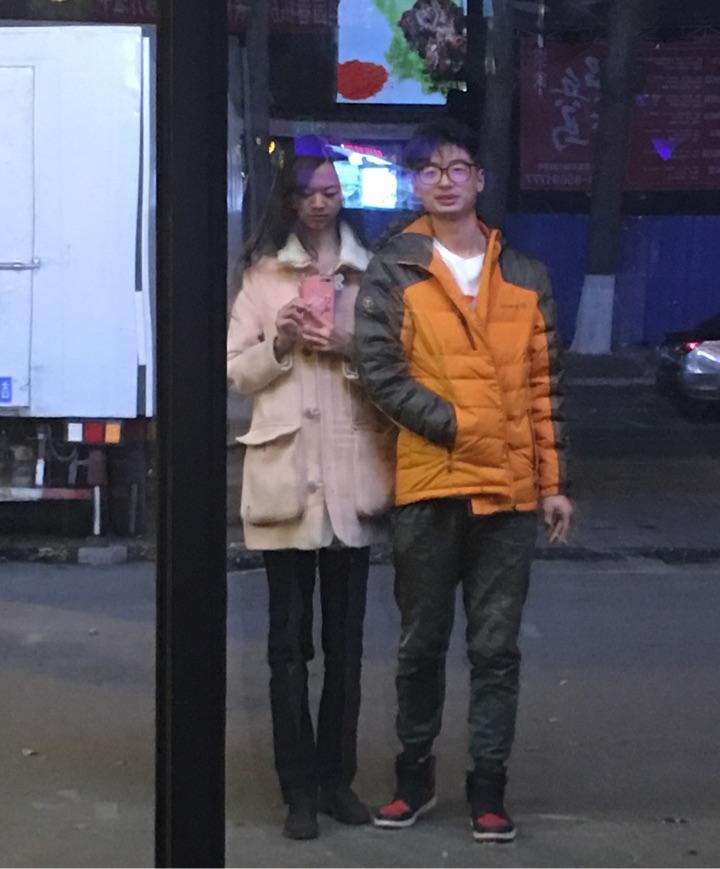 情侣身高一样高是什么样的体验? - 知乎