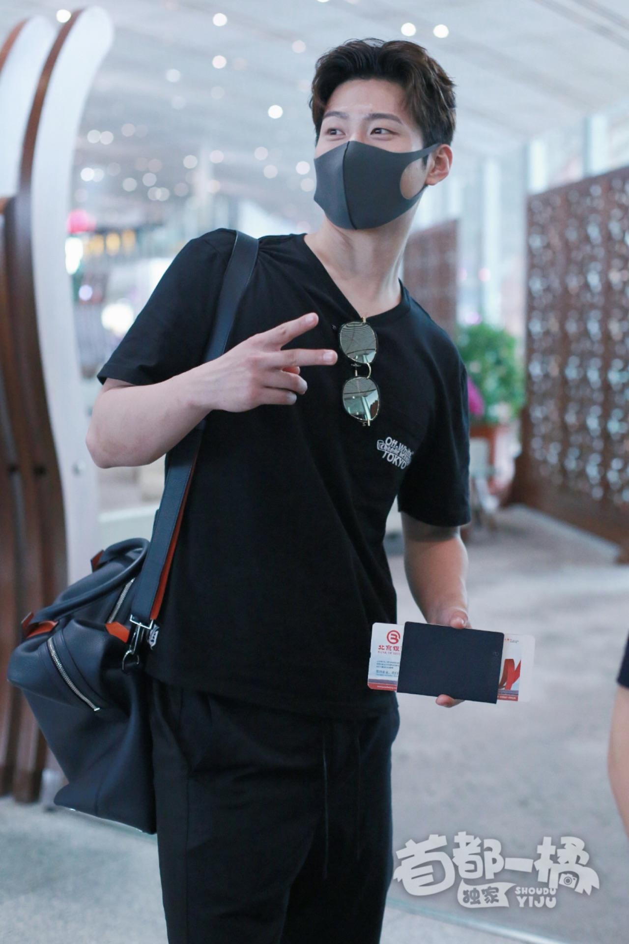 窦骁的美图或搞怪图有哪些?-窦骁帅照