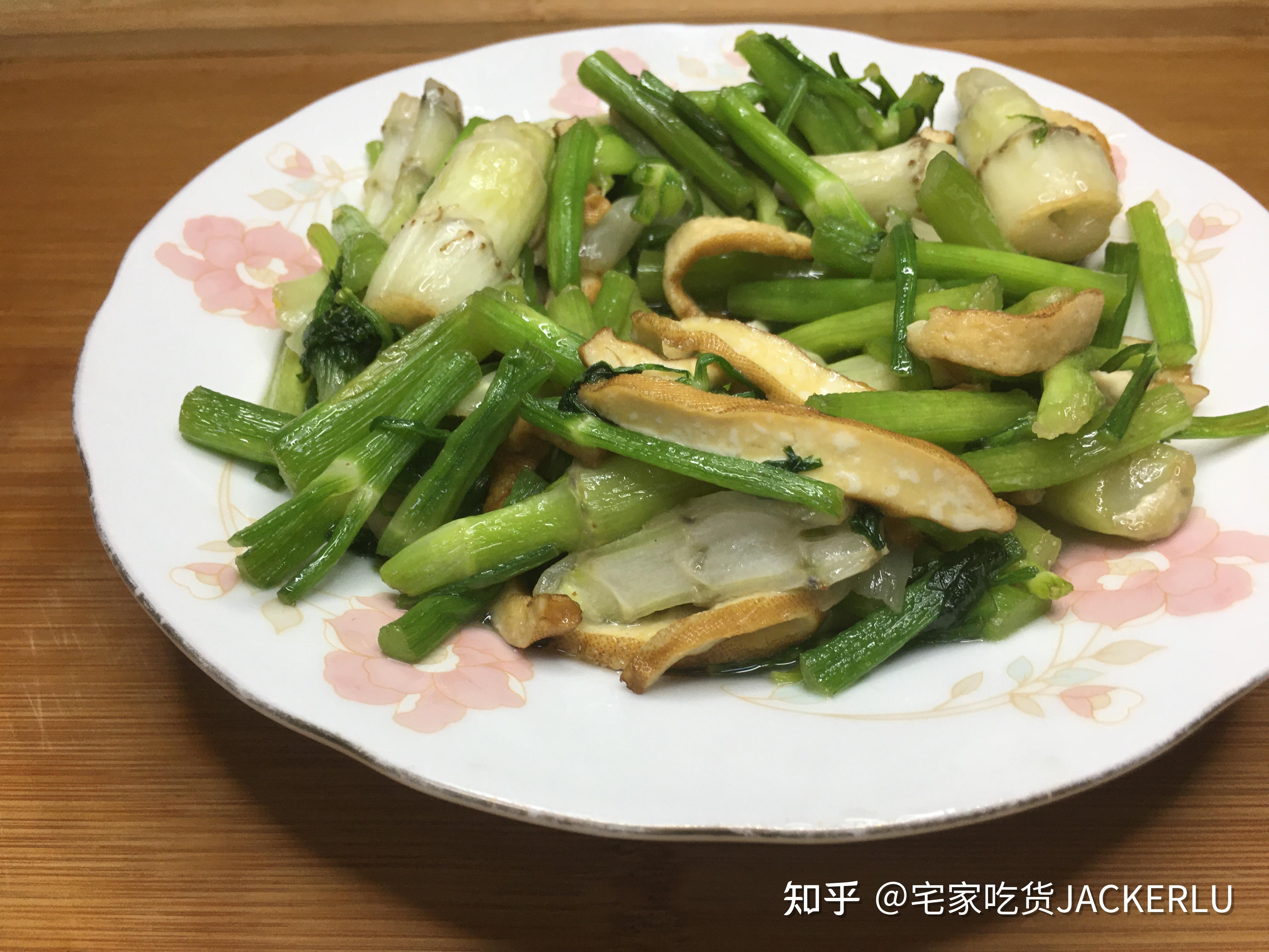 芹菜炒圆白菜,芹菜炒圆白菜的家常做法 - 美食杰芹菜炒圆白菜做法大全