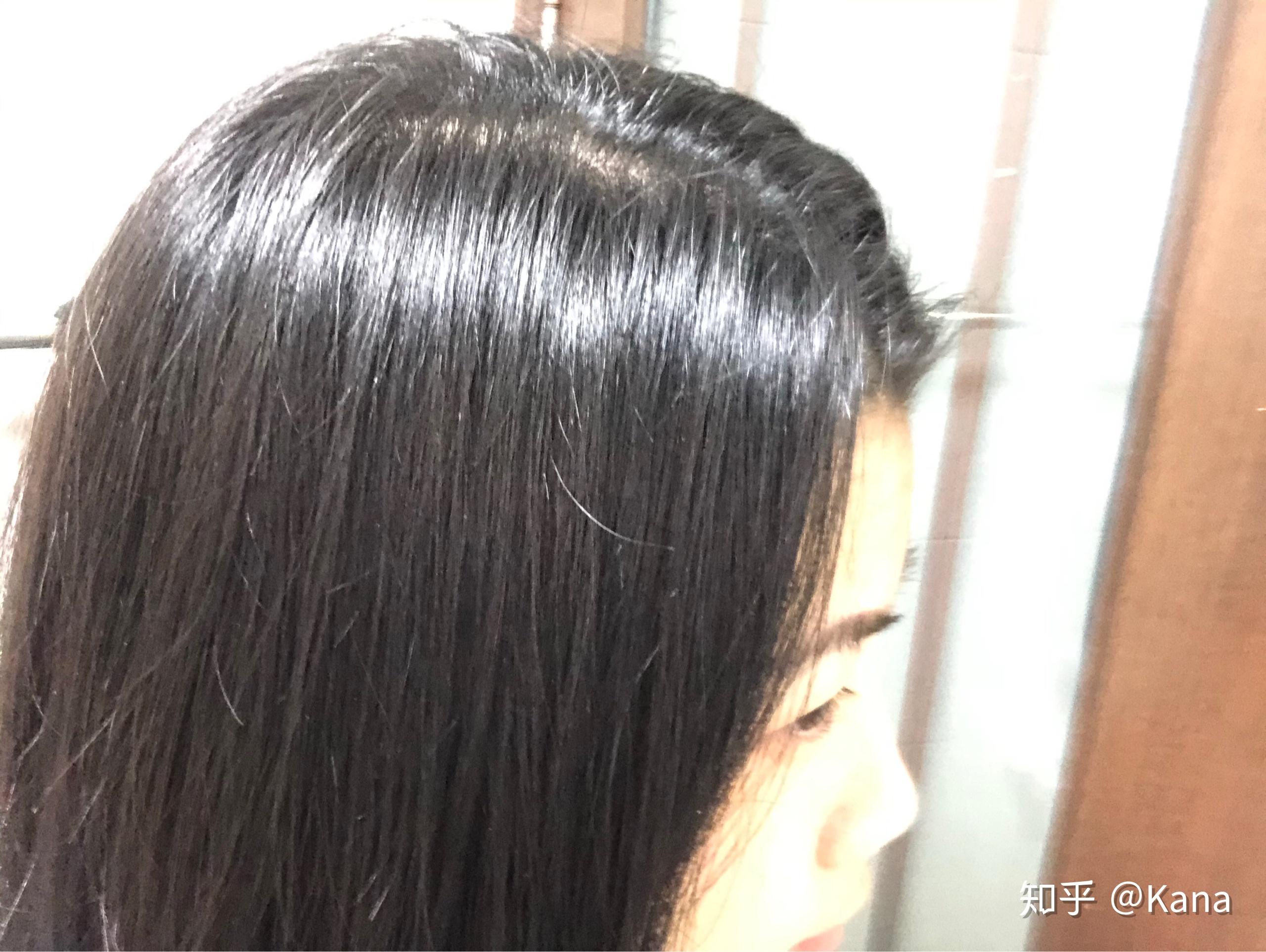 女人有头发洗 — 图库照片©DimaBaranow＃163527572