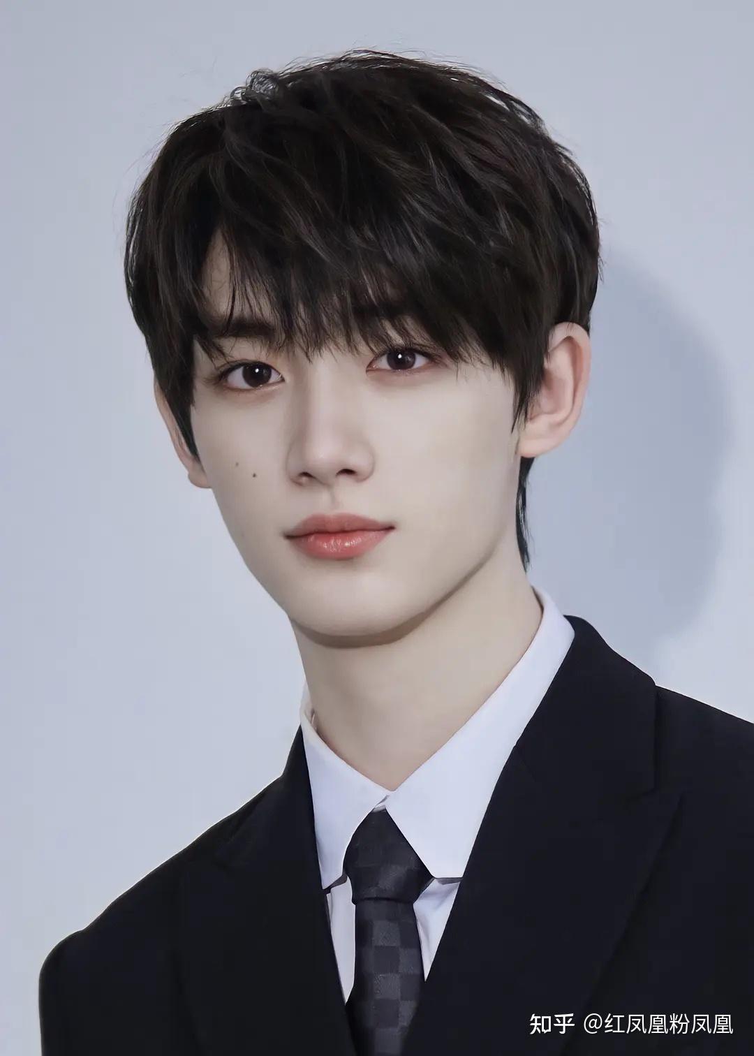 有啥丁程鑫的神图吗? - 知乎