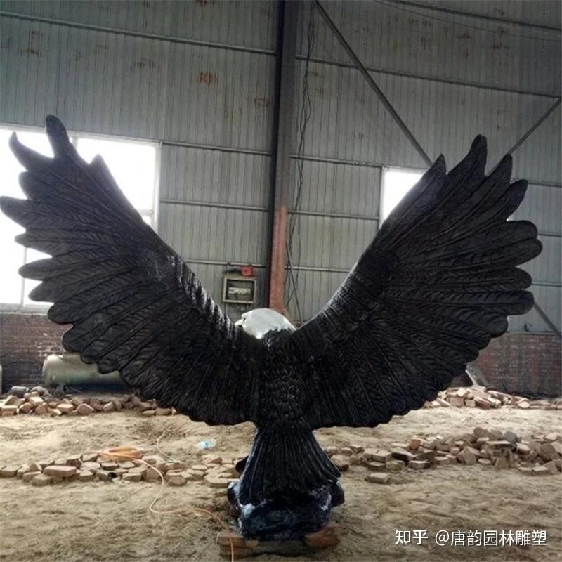 铜老鹰雕塑，雄鹰展翅铜雕塑- 知乎