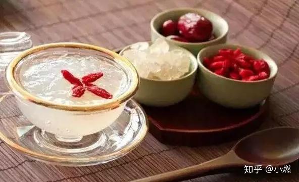 睡前多久不能吃东西 v2-660955b8828a0e937581960e63eed99c_r.jpg