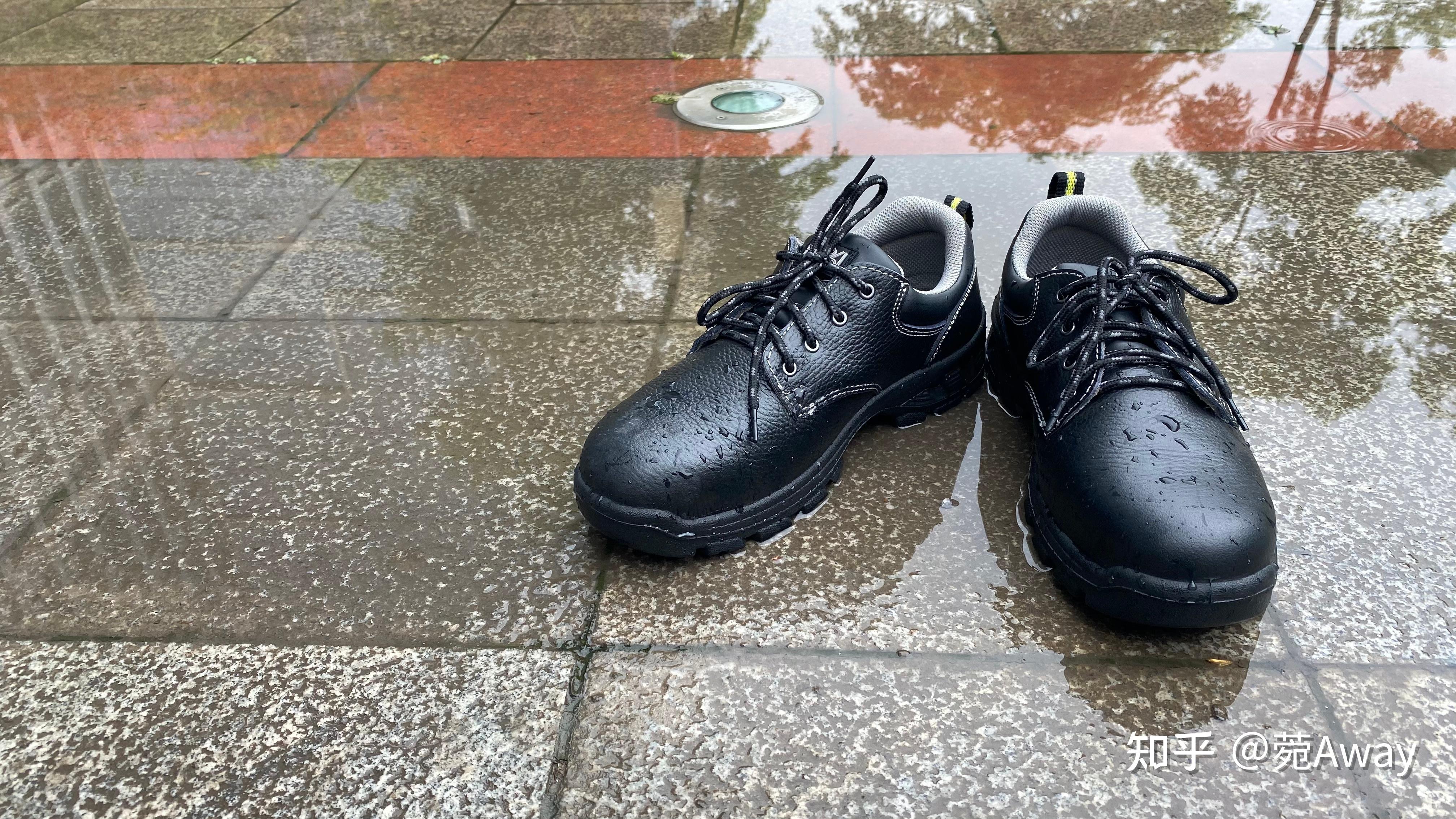 耐酸碱安全鞋在实验室的劳保防护