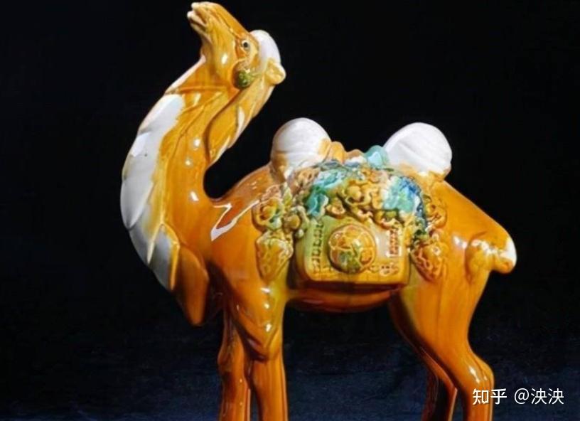 唐三彩　珍品　 唐三彩是唐代瓷器中的精華，更是我國瓷器的珍品。