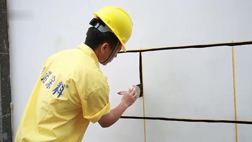 当然在装饰质感,效果需要时也可配以抹涂,滚压等仿石涂料常用的施工