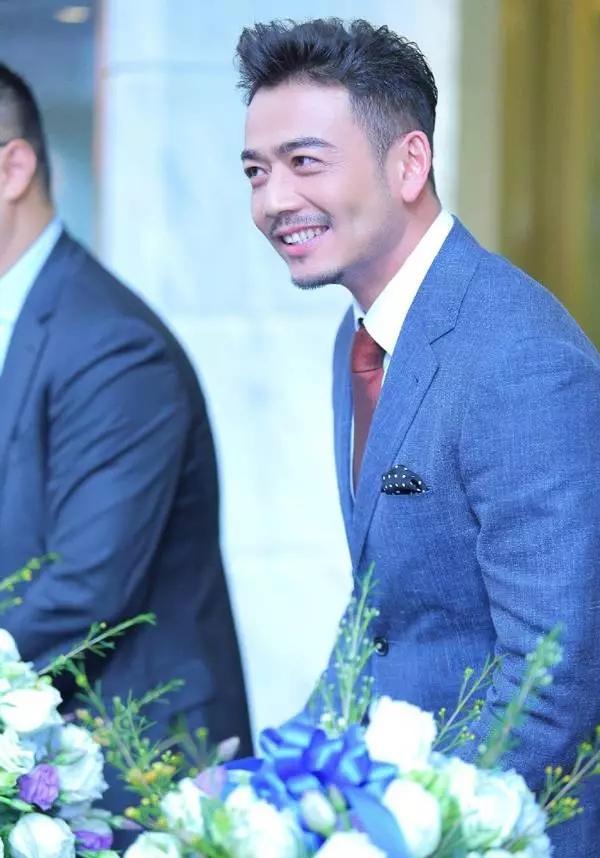 欢乐颂2小包总穿西装实在是太帅了又收获了一大波粉丝