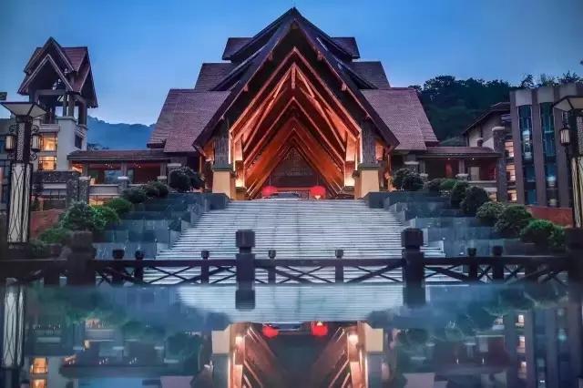 韶关经律论温泉小镇假日禅境养生森林秘境里的佛国祈福圣地