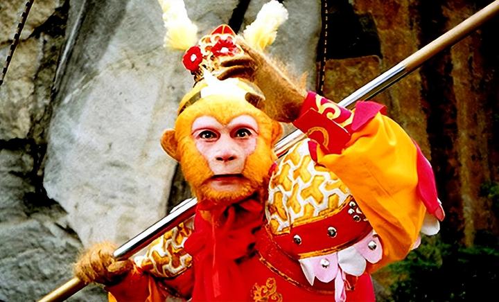 孙悟空有如意金箍棒,六耳猕猴拿的什么?这回终于有答案了!