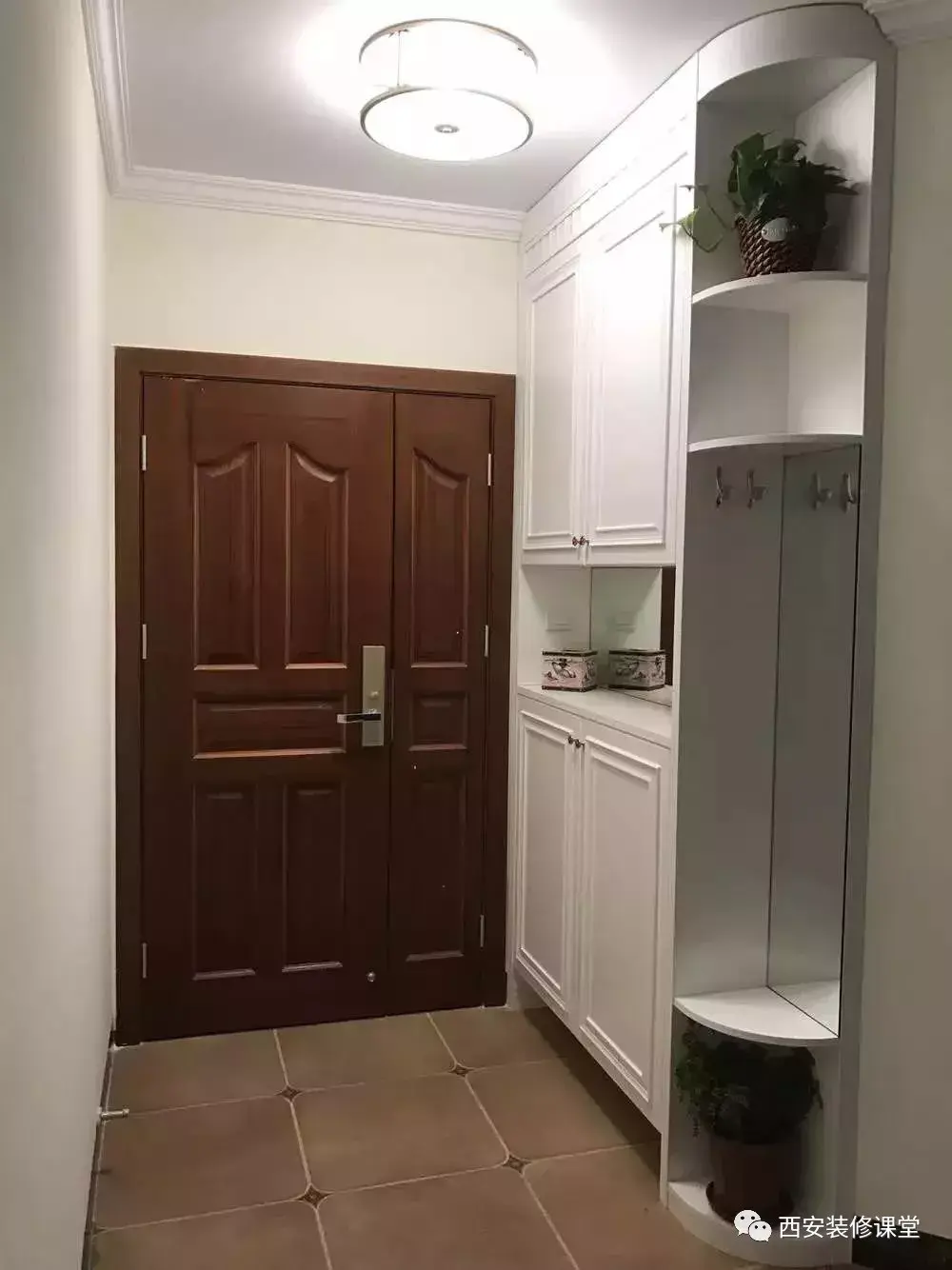 客厅门口的吊顶要怎么做?