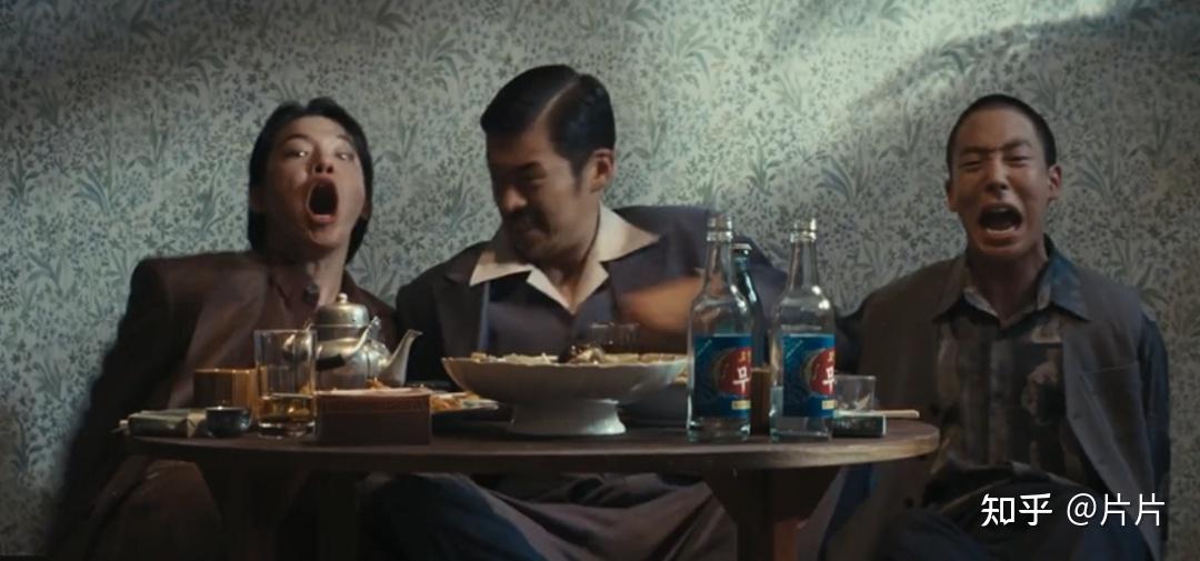 孤军奋战的他,做不到像马东锡一样一拳一个,便只能智取.