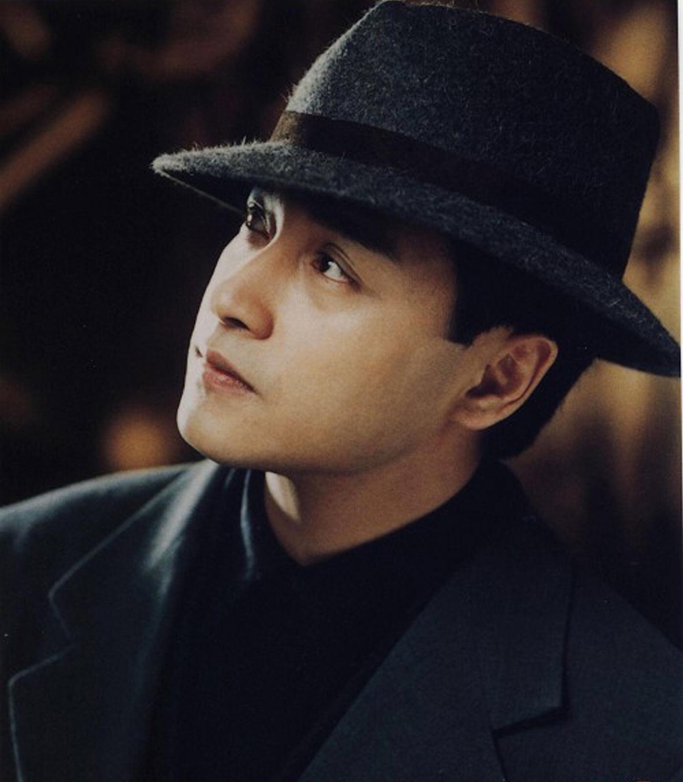 张国荣的正脸更好看,还是侧面? - 知乎