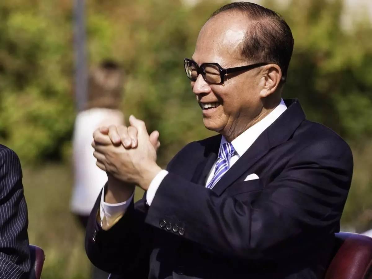 无人不服，李嘉诚靠勤奋和自律活成了“人样子”！ - 知乎