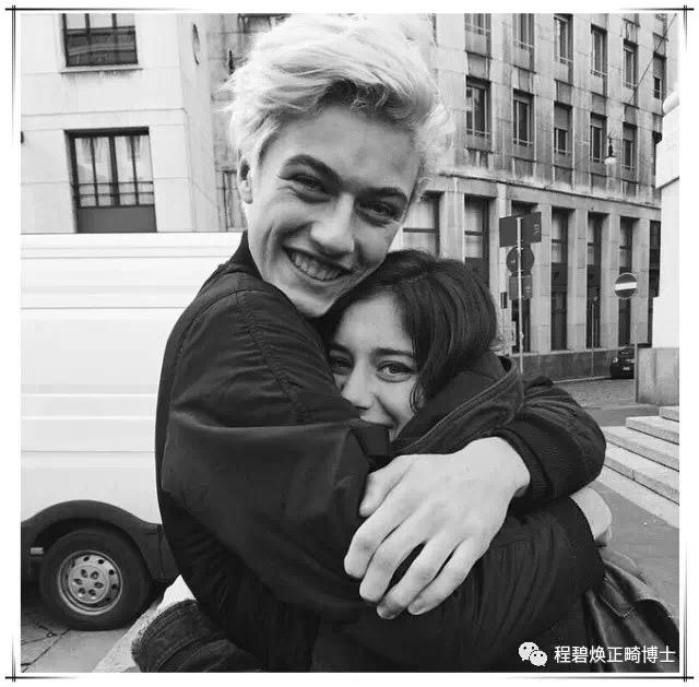 看心情开八luckybluesmith幸运蓝的gummysmile正畸美学点评