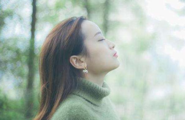 异性之间相处 有这些迹象 关系就不单纯了 知乎