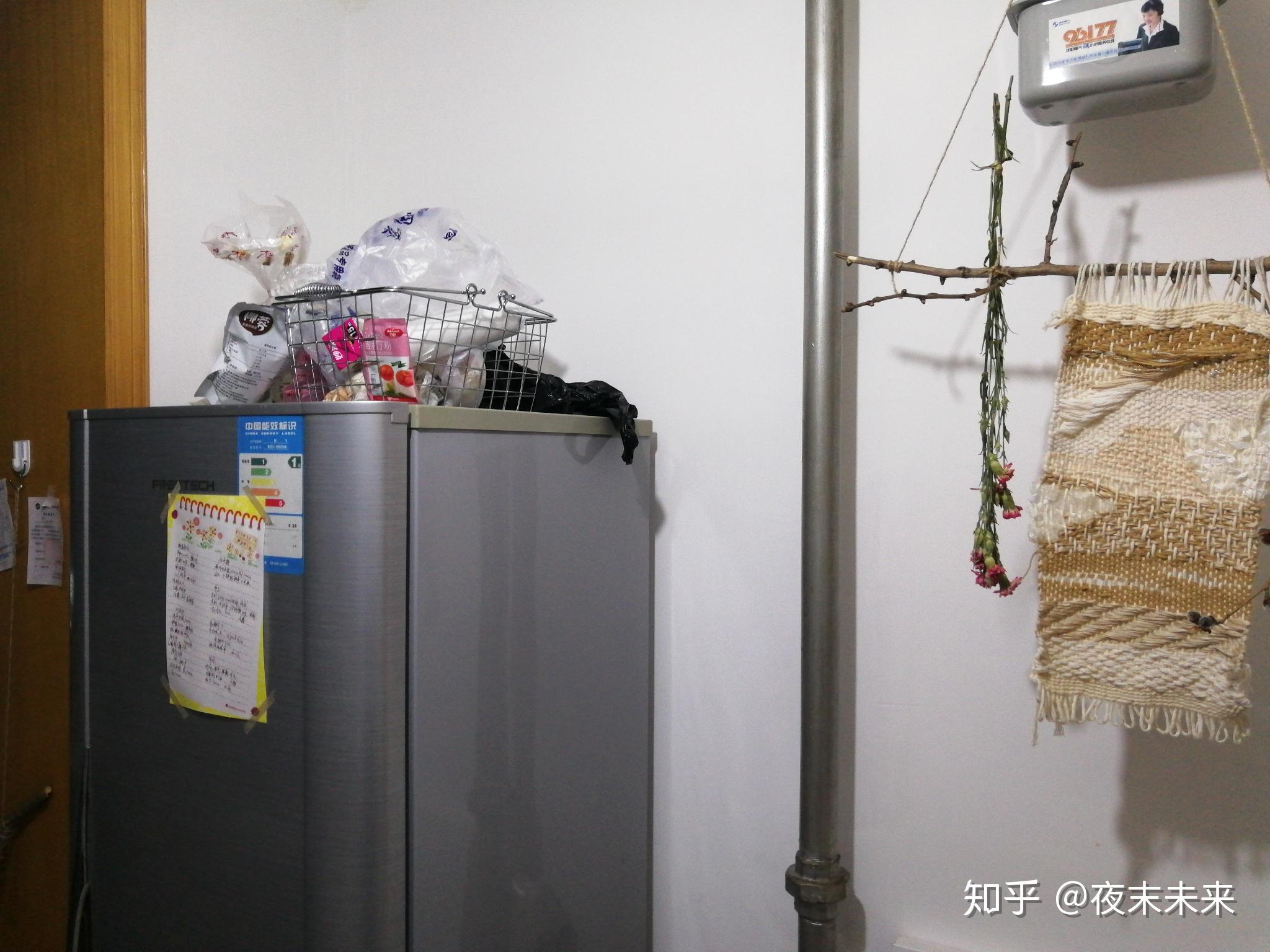 怎样改造出租屋既简单又温馨 v2-676115b33a065c5e95ec521dfd176a1c_r.jpg