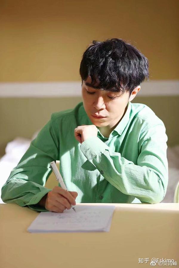 如何看待《明日之子》第二季第四期吴青峰「哭了」并自责名气不高?