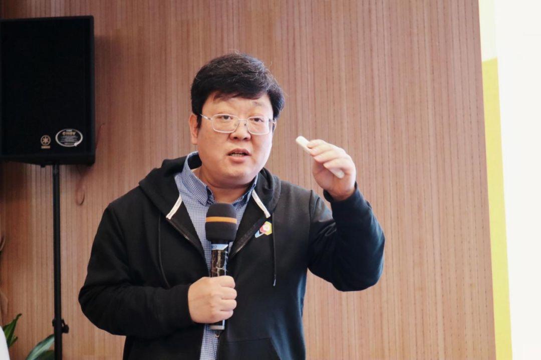 纷享销客产品副总裁李杰从产品视角出发,解析了纷享销客产品的迭代