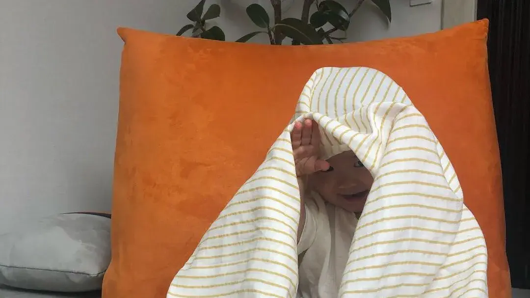 大家有没有黄夏温黄河温的电脑壁纸呀