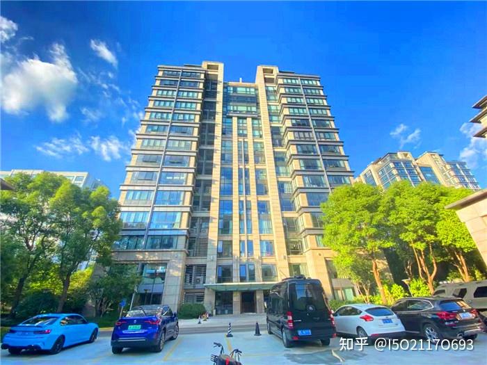 上海普陀长风商务核心汇银铭尊公寓是什么时候的房子啊