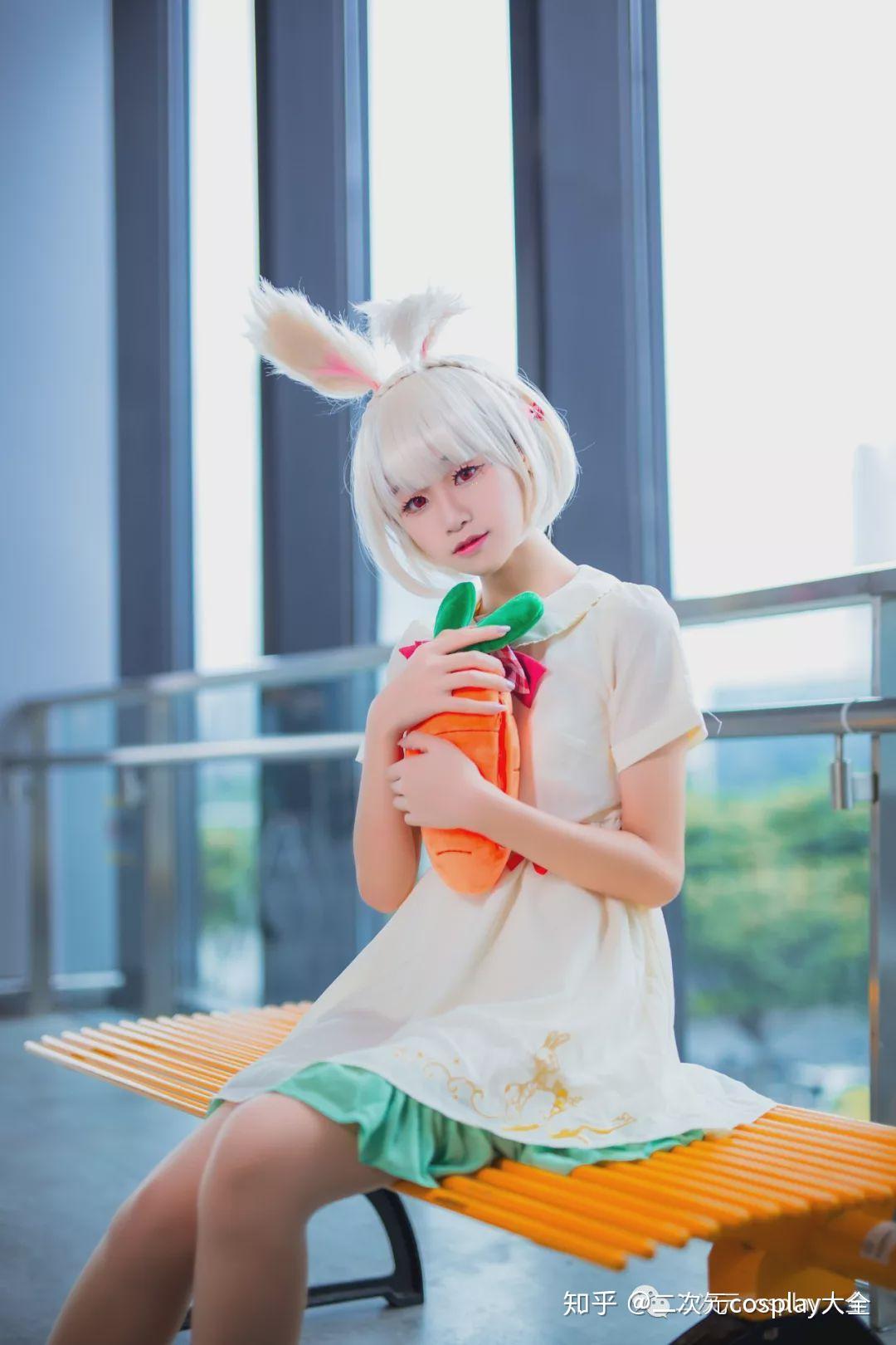 cos君和coser小仙女们,祝大家2020年开心快乐 - 知乎