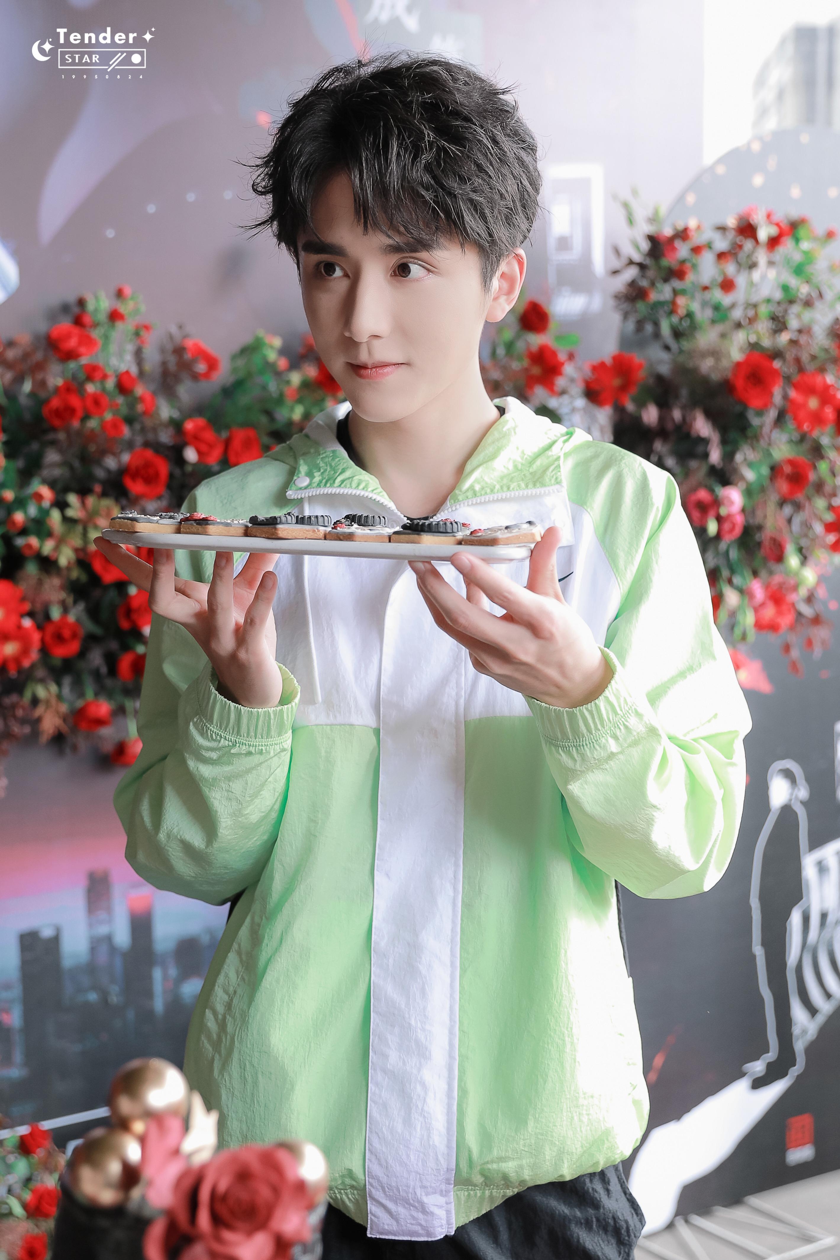 张新成有哪些出圈神图? - 知乎