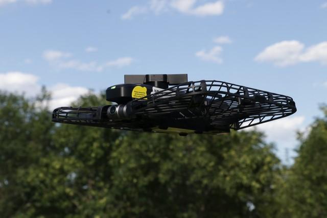 全方位避障加物理稳定云台hover2无人机上手初体验