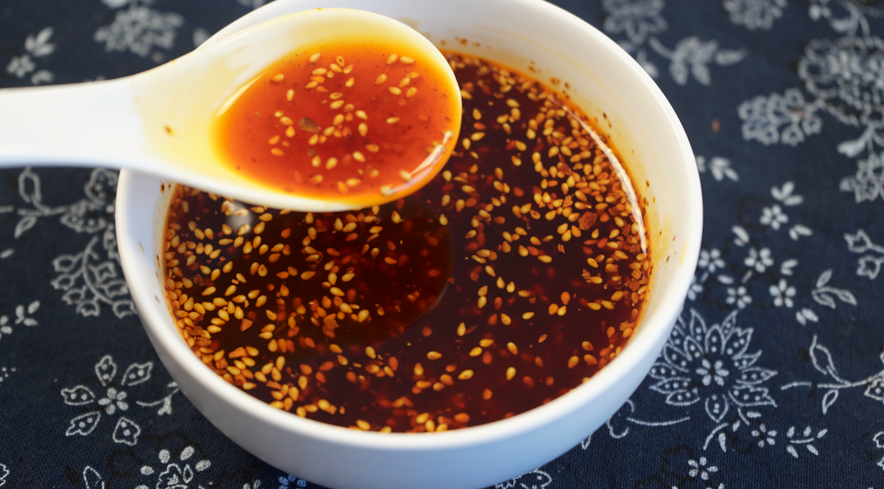 自制油炒辣椒酱 v2-67ba851104edaead69c5dc5526b31aea_1440w.jpg?source=172ae18b