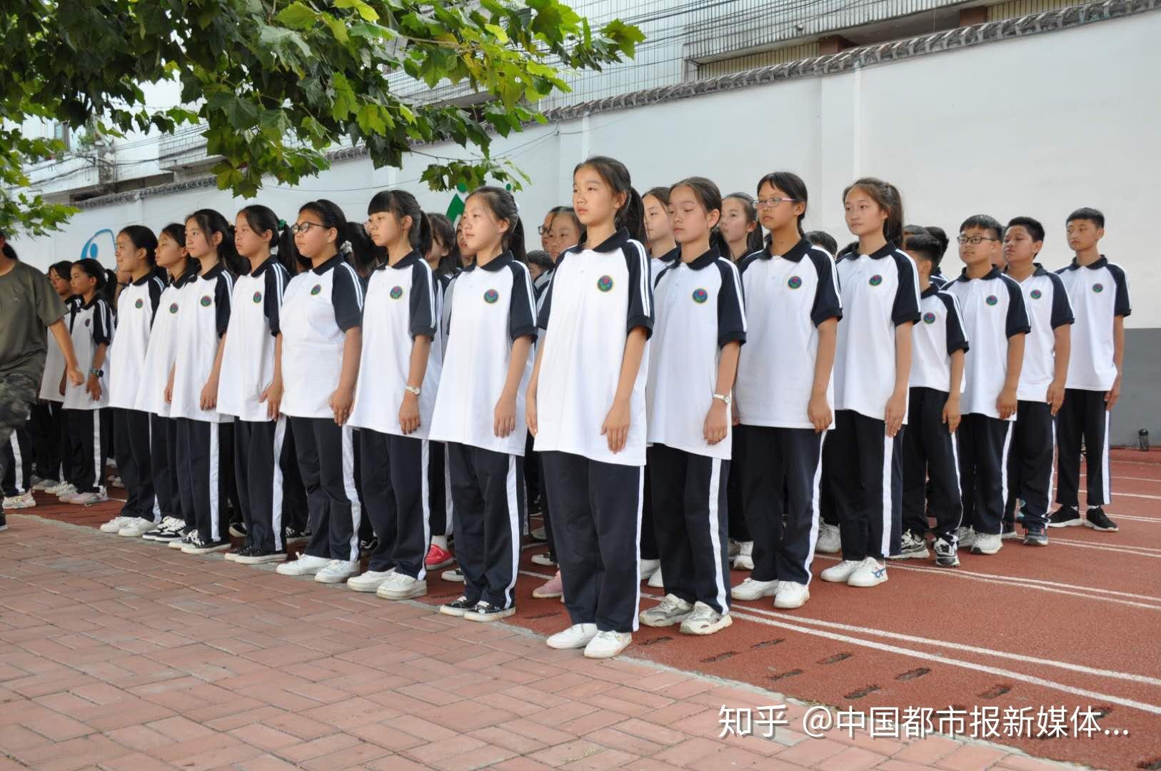 基层四天成班妈记河南省伊川县实验中学党员郭兴锋