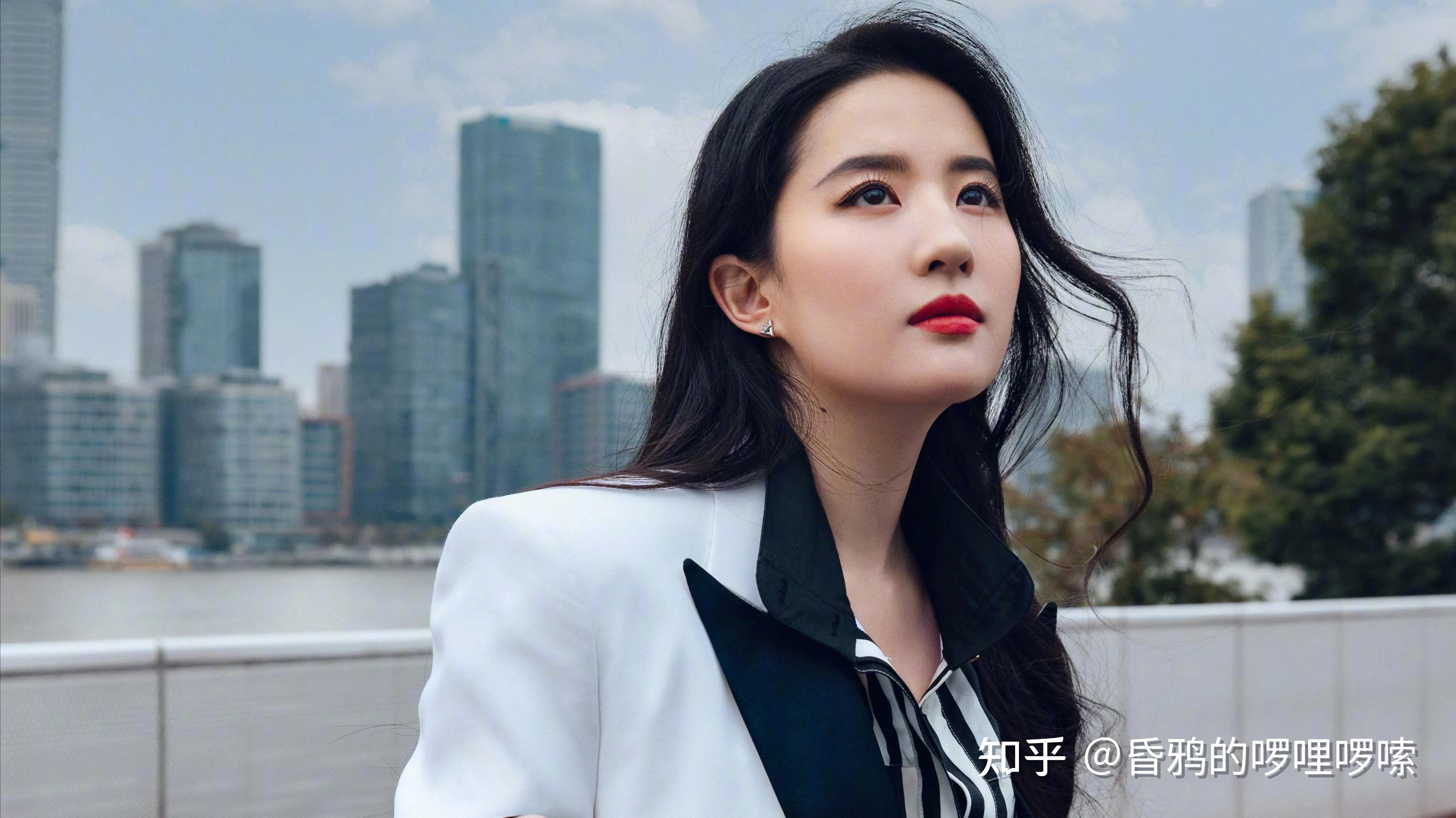 刘亦菲《玫瑰故事》阵容确定,你对她在剧中的表现有哪些期待?