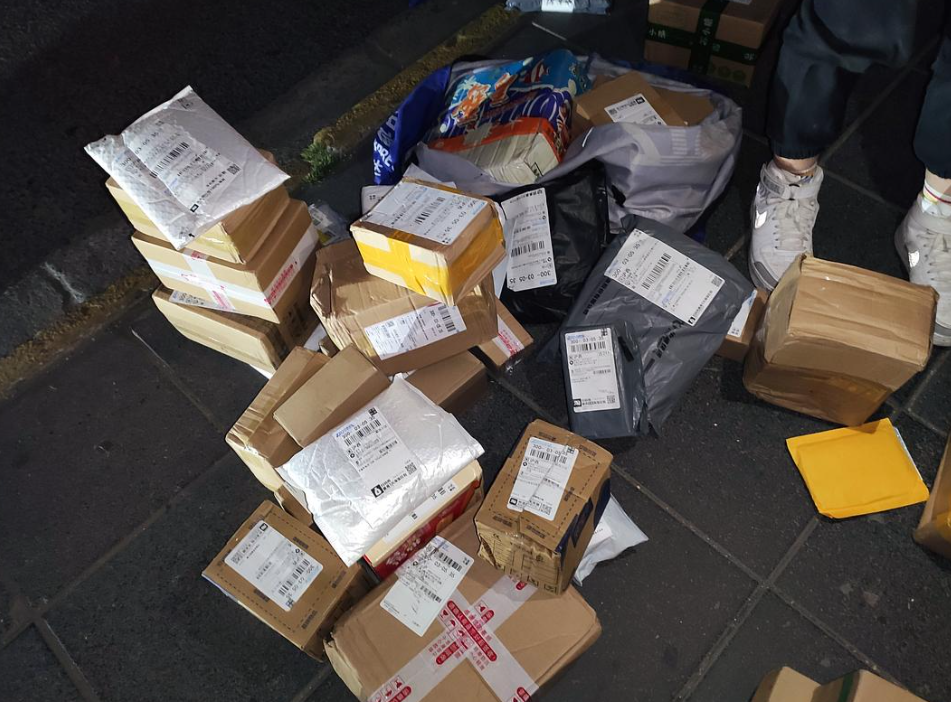 极兔收购百世快递,未来快递行业或引入资产监测技术提高竞争力