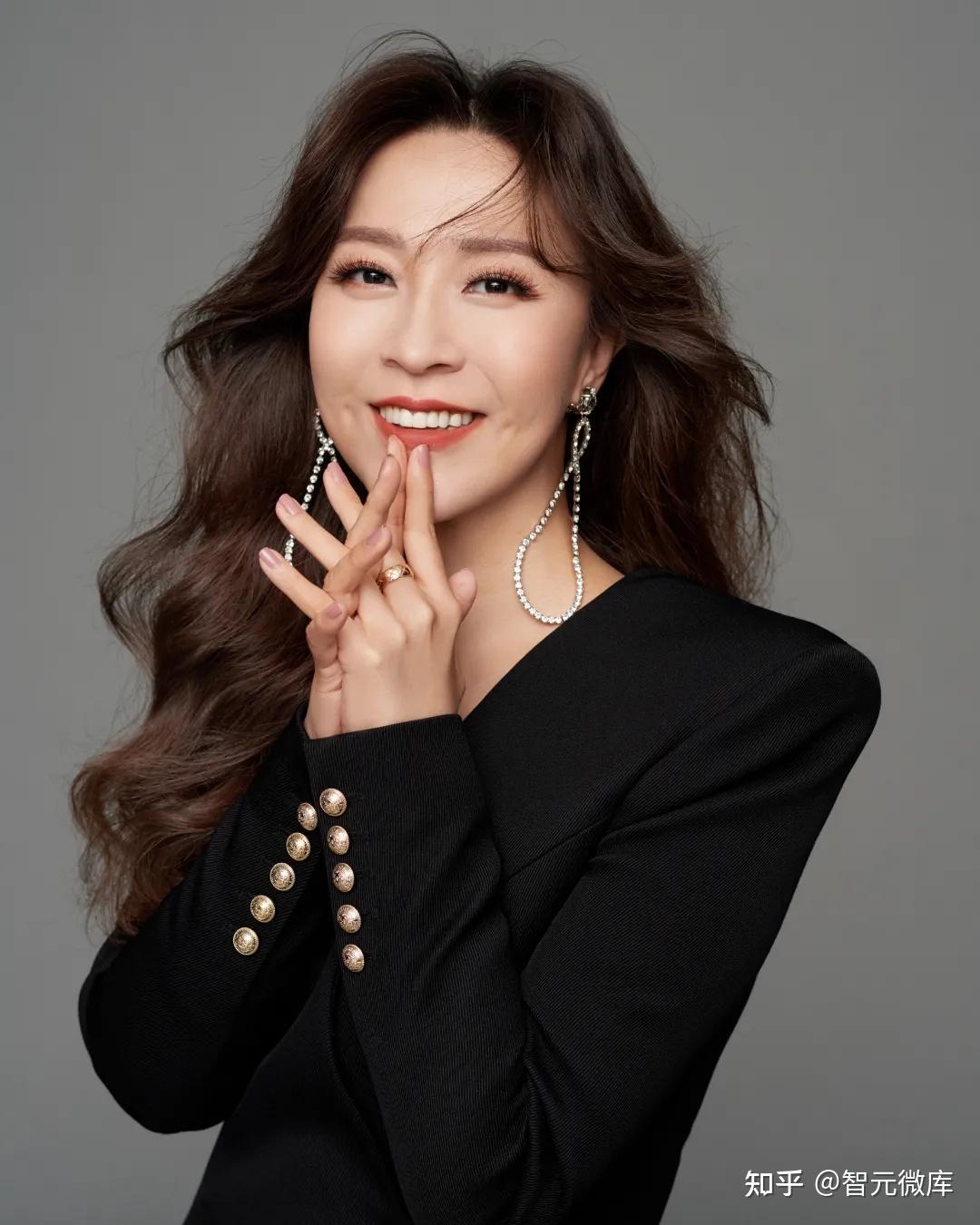 赵涵(caroline涵涵姐)是全网拥有1000w 粉丝的知识情感类达人.