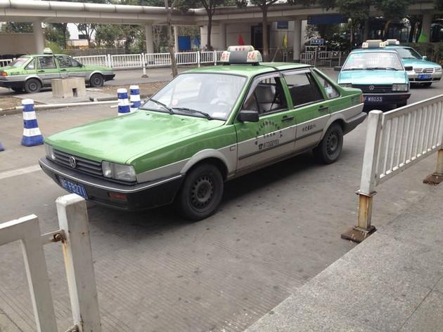 出租车已经变得非常普遍而随着伊兰特,凯越等车的入场,桑塔纳及2000