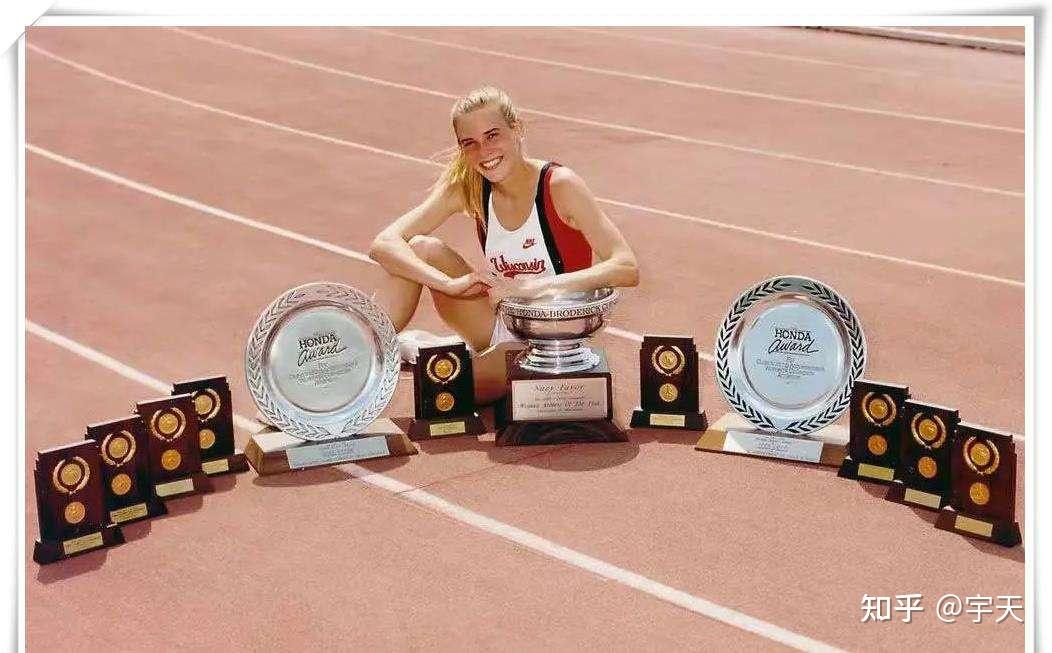 白天的明星运动员,夜晚婀娜的伴游女,苏茜·菲沃·汉密尔顿反转的一生