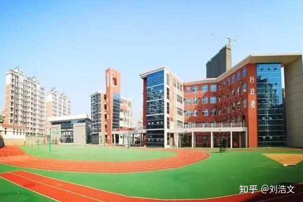 2,江岸区英才幼儿园金庭园区地址:塔子湖街道兆瑞大道与华岭路交汇处