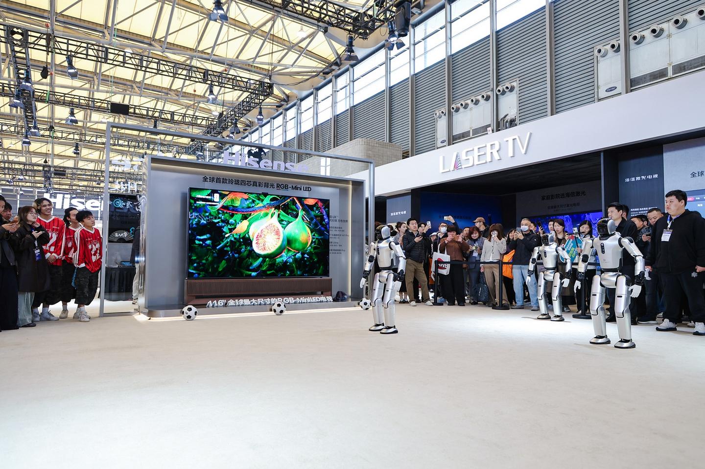 时代旗舰海信UX2026款引爆画质革命,斩获艾普兰金奖