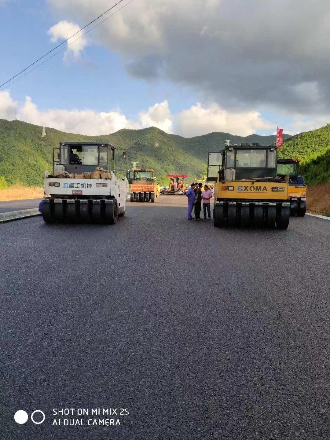 低温下沥青路面摊铺压实施工技术要点
