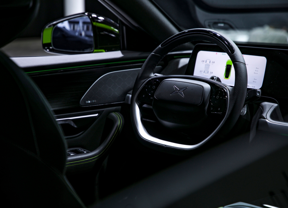 新款小鹏p7上市,剪刀门,丹拿音响,36.69万起售