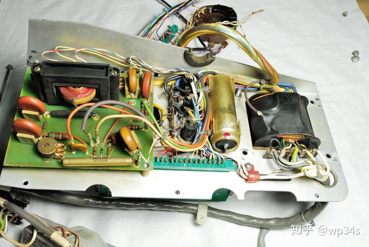 电与磁的极致艺术~1968年的HP9100A晶体管计算器(机)-2