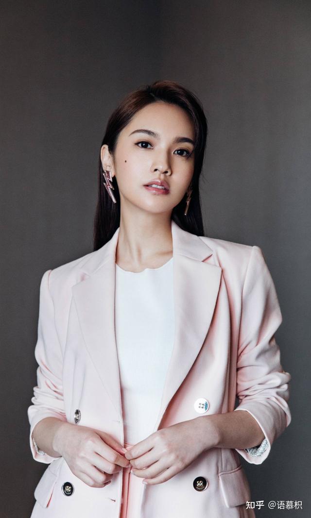 "小时候家境不好,海鲜算是奢侈品",杨丞琳引发争议,接连几天受到各路