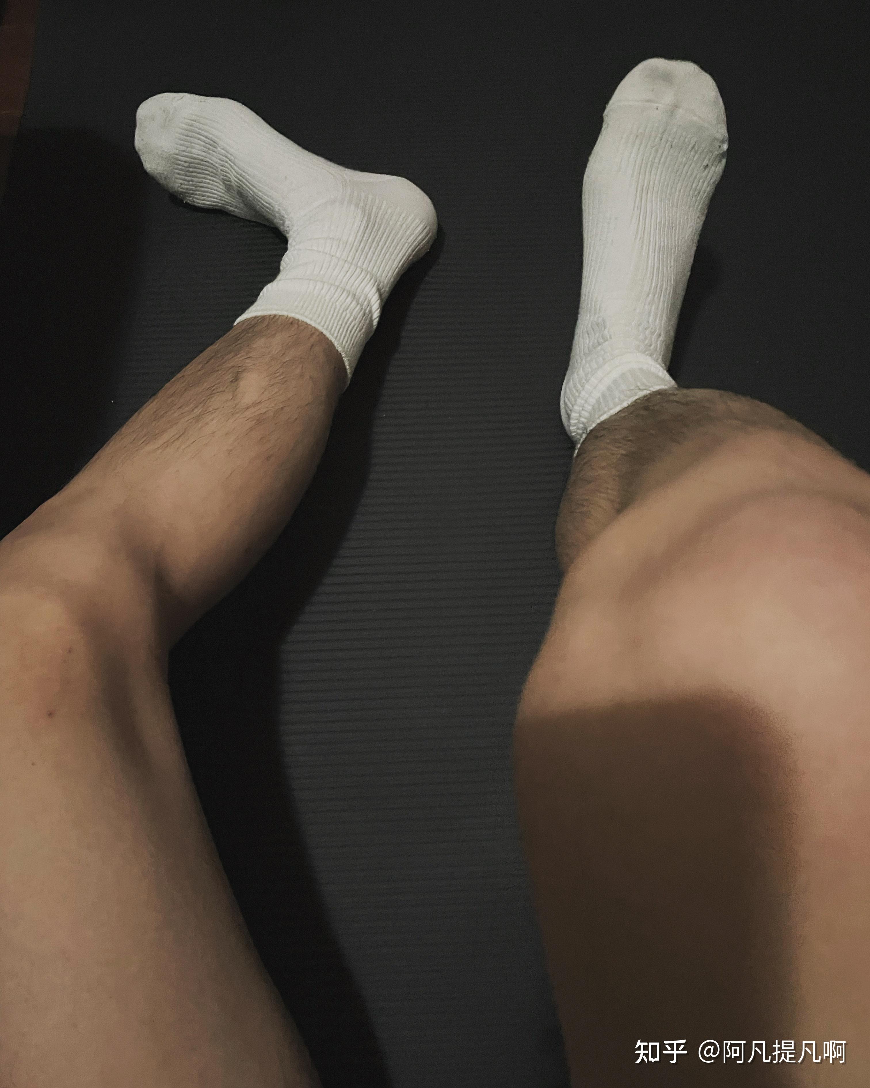 男生的脚要长什么样才好看?