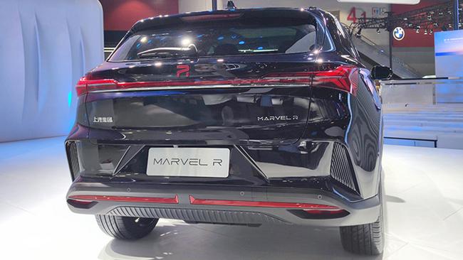 车内搭配大尺寸中控屏幕搭载斑马智行venus系统,支持华为5g t-box,可