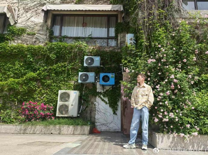 网传上海一幼师自杀，去世前因特殊儿童戳同学眼球受家长园方双重施压，具体情况如何？谁应为此负责？