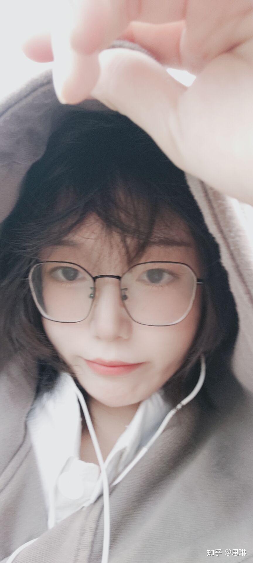 网恋奔现女生可以找男生吗