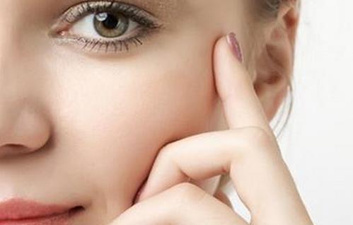 皮肤保养护肤方法 v2-68bee2522e9b942646b2ec2e449e6c2a_1440w.jpg?source=172ae18b