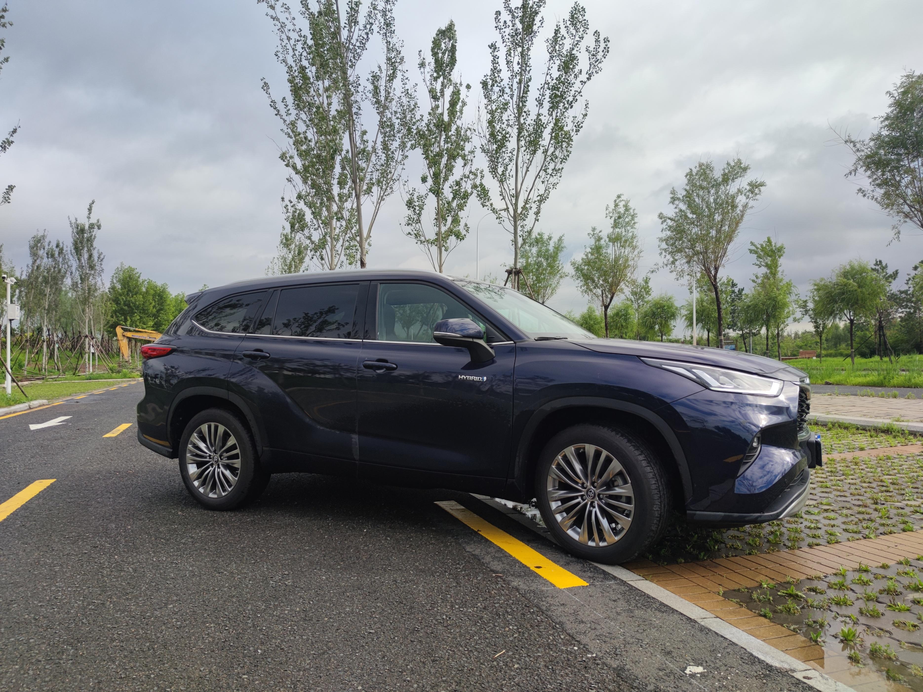 试驾全新第四代汉兰达无敌是多么寂寞