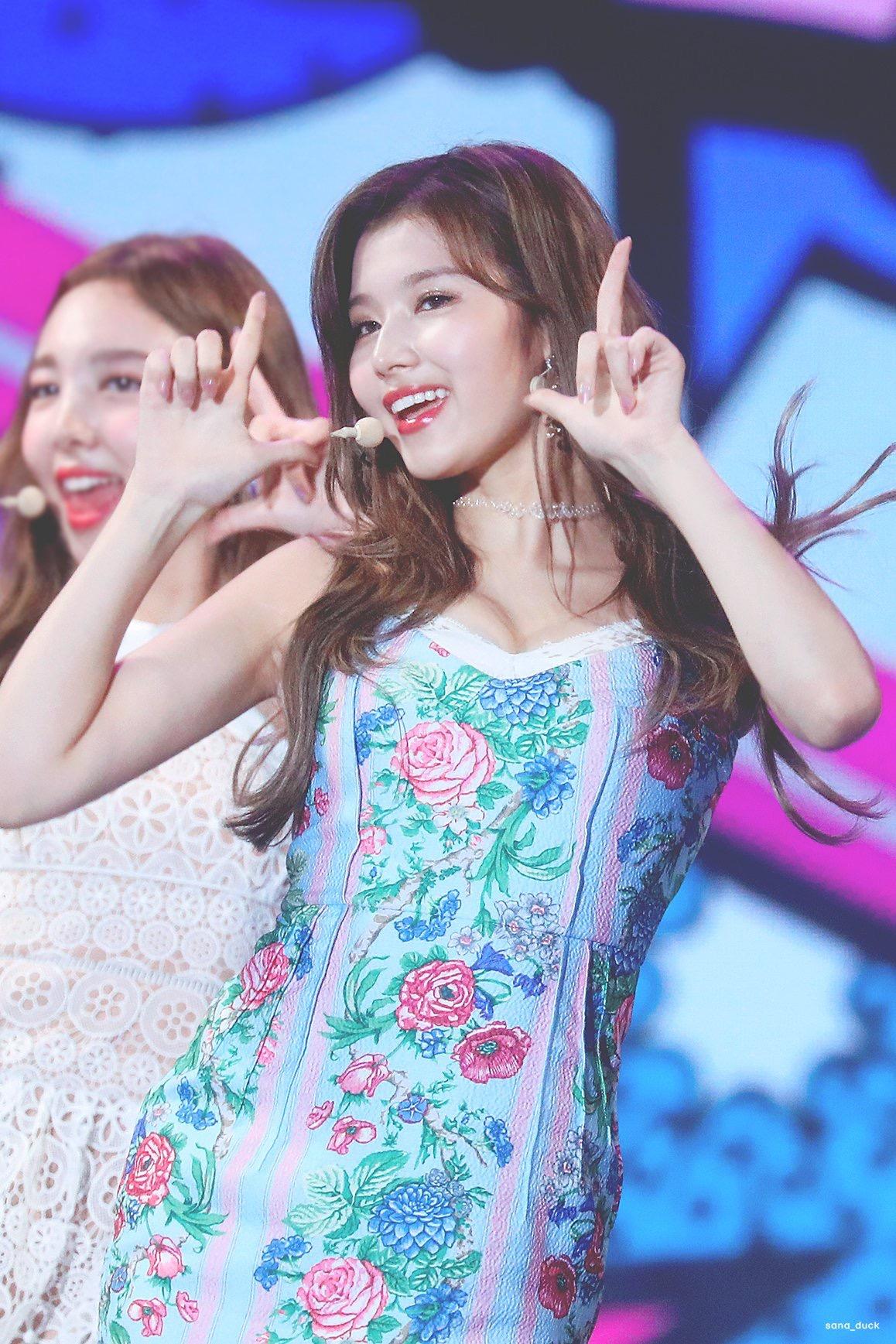 twice的凑崎纱夏sana有什么神图