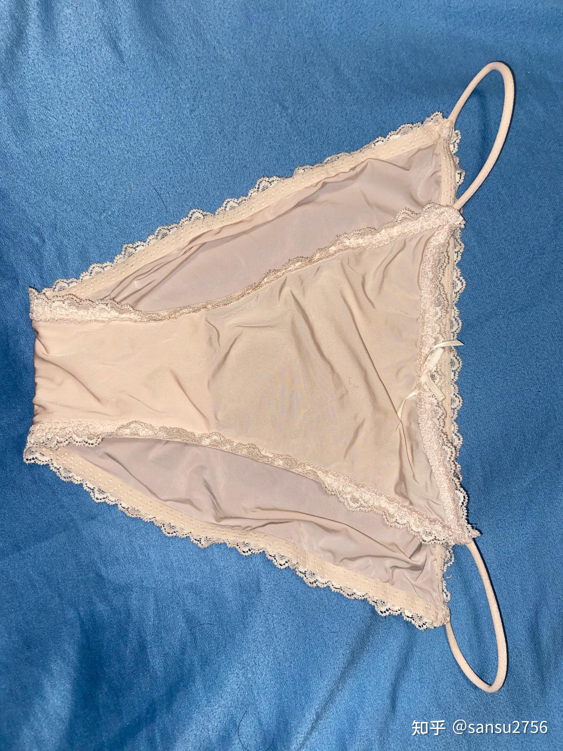 男生穿三角内裤是不是很尴尬,现在男生穿三角内裤的是不是很少?